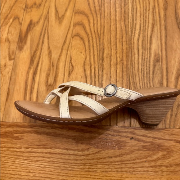 Born Cream Leather Strappy Slip-on Low Heels, Sz 9 - Picture 3 of 7